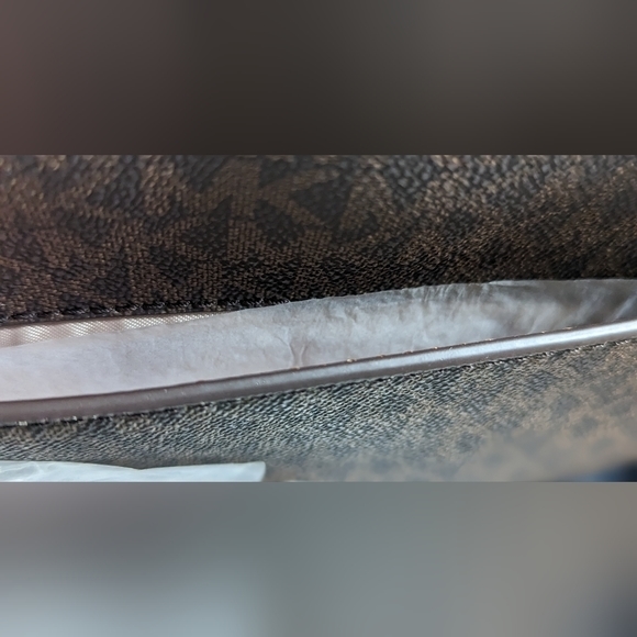 NWT Michael Kors Jet Set Charm small oval camera crossbody brown/acorn gold hw - Picture 7 of 10